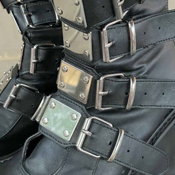 Demonia Slayeress Buckle Swing-815 Platform Boots - Picture 2 of 3